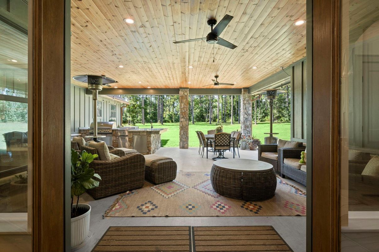 Exterior, Recessed Lighting