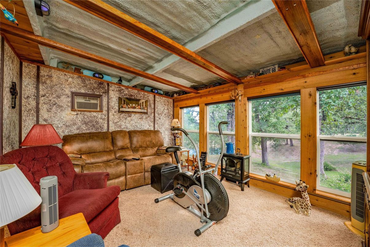 Fitness Equipment, Interior, Living room, Sun Room, Wooden Beams
