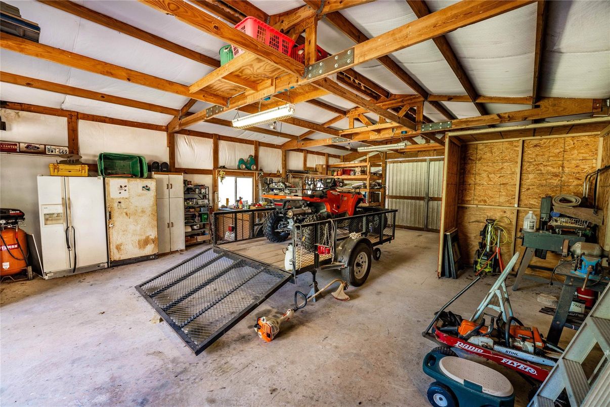 Garage, Interior, Wooden Beams