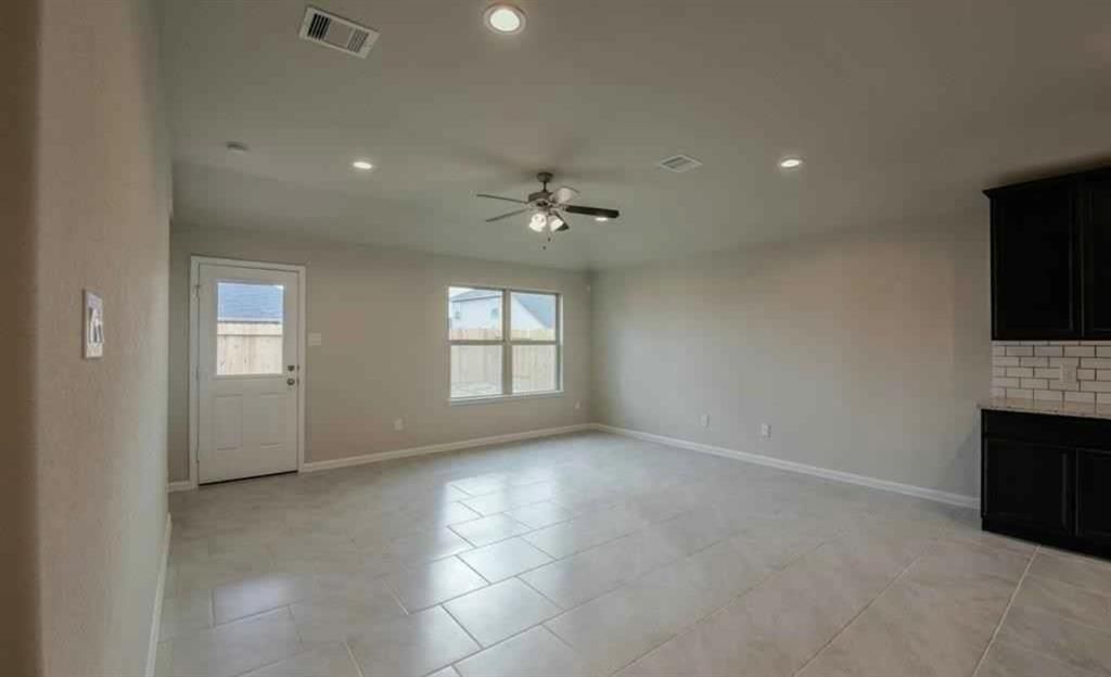 Empty room, Interior, Recessed Lighting