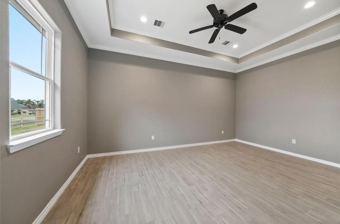 Empty room, Interior, Recessed Lighting, Wood Texture Flooring