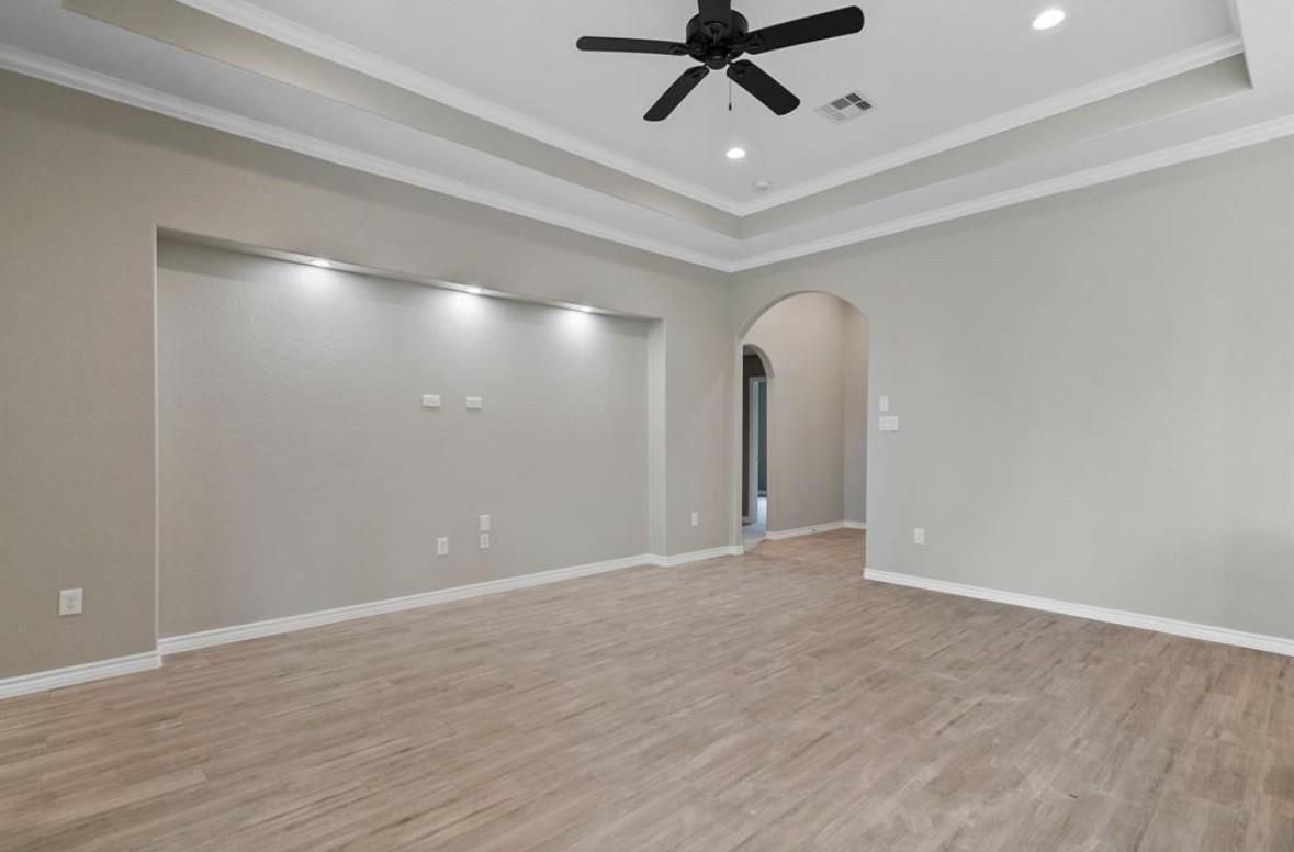 Empty room, Interior, Recessed Lighting, Wood Texture Flooring