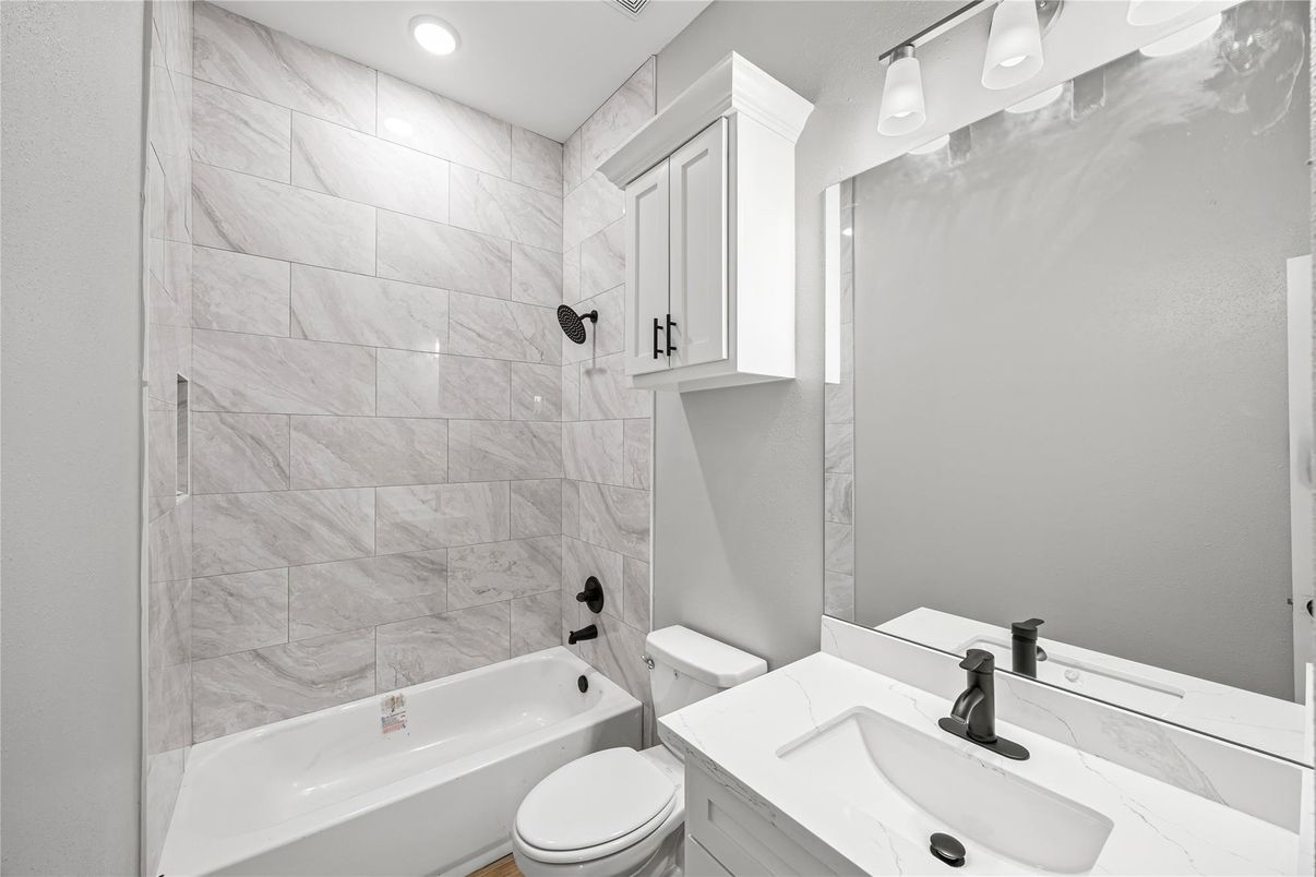 Bathroom, Interior, Marble Walls, Recessed Lighting