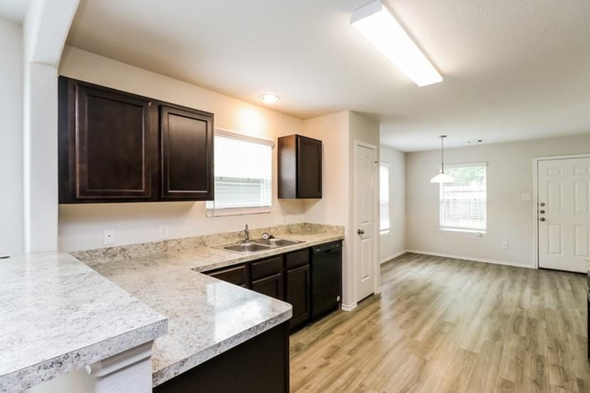 Interior, Pendant Lights, Recessed Lighting, Wood Texture Flooring