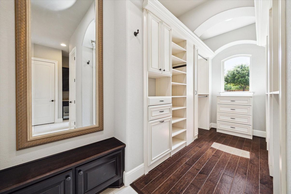 Interior, Recessed Lighting, Walk-in Closets, Wood Texture Flooring