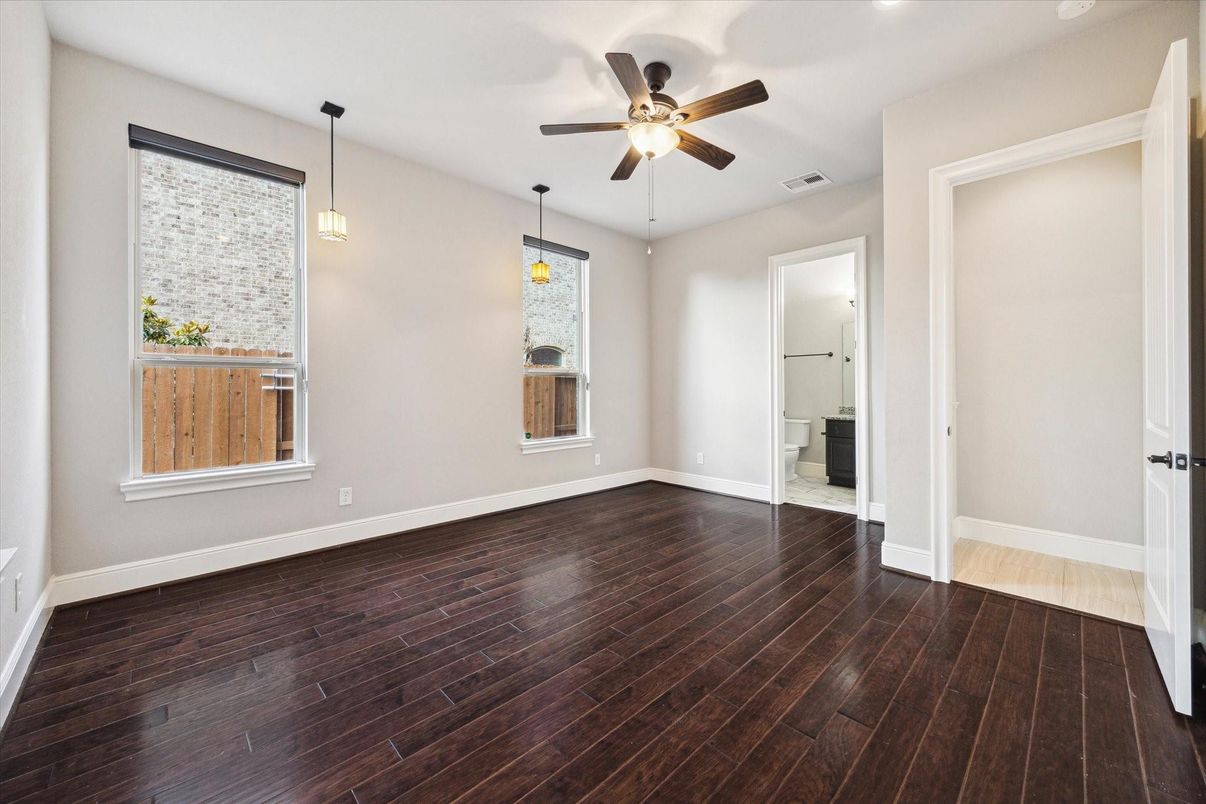 Bathroom, Empty room, Interior, Pendant Lights, Wood Texture Flooring
