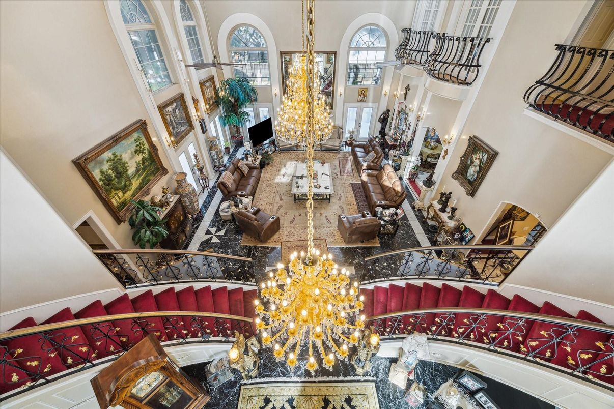 Chandelier, Interior, Living room