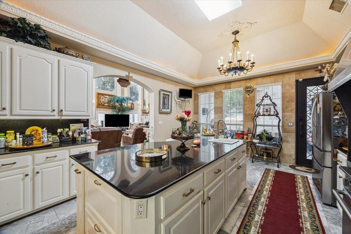 Chandelier, Dining room, Interior, Kitchen