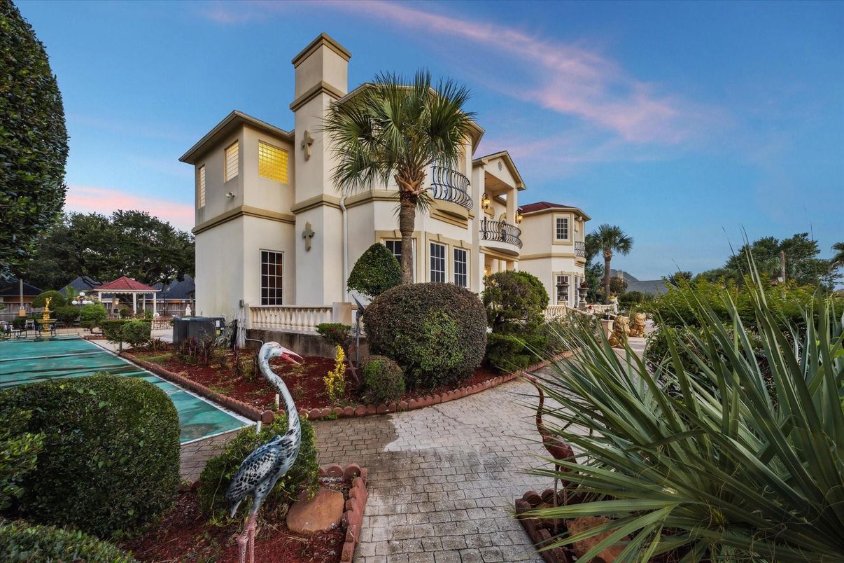 Backyard, Exterior, Pool