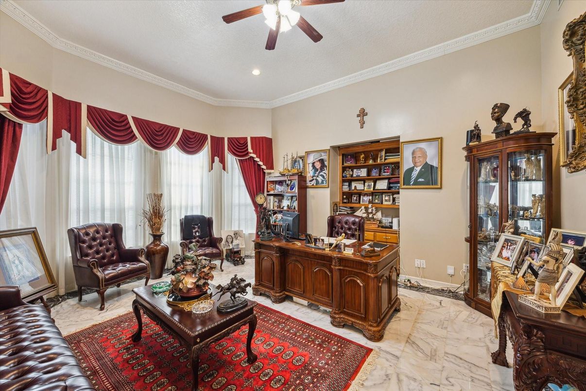 Home Office, Interior, Living room, Marble, Recessed Lighting