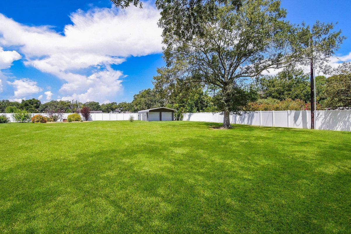 Backyard, Detached Garage, Exterior