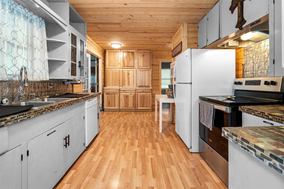 Interior, Kitchen, Recessed Lighting, Wooden Ceilings, Wood Texture Flooring