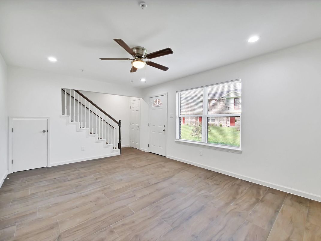 Empty room, Interior, Recessed Lighting, Wood Texture Flooring