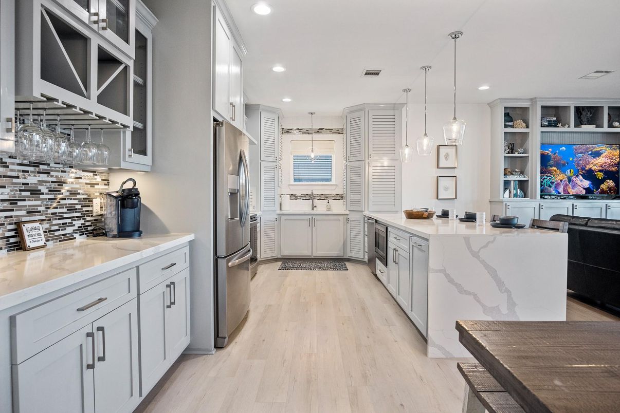Interior, Kitchen, Pendant Lights, Recessed Lighting, Wood Texture Flooring