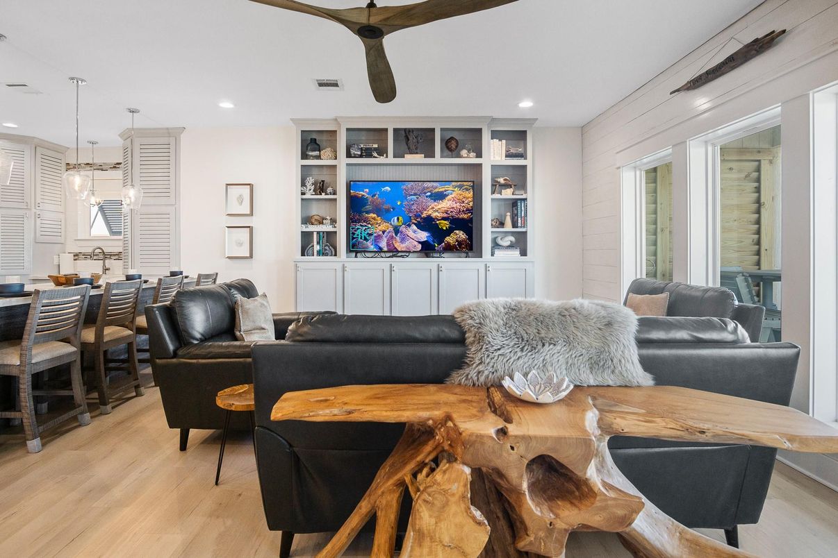 Dining room, Interior, Living room, Pendant Lights, Recessed Lighting, Wood Texture Flooring