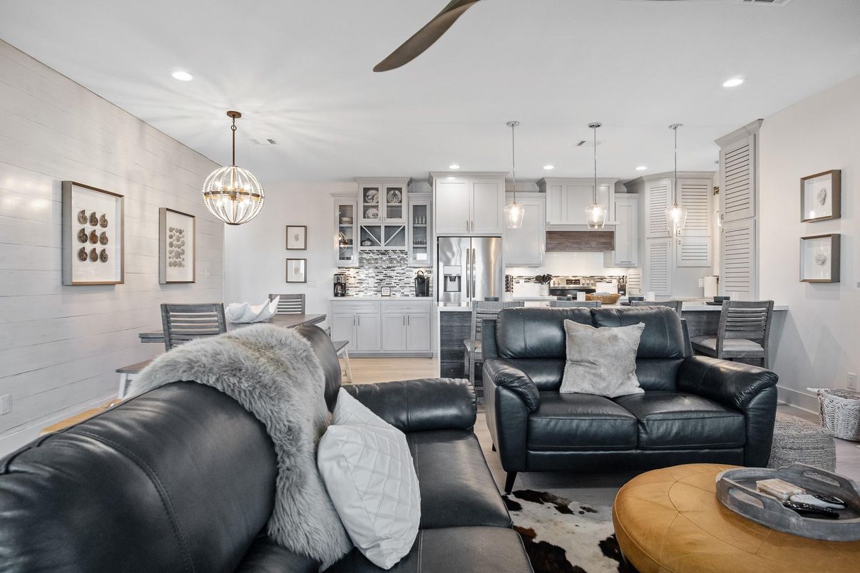 Interior, Kitchen, Living room, Pendant Lights, Recessed Lighting, Stainless Steel Appliances