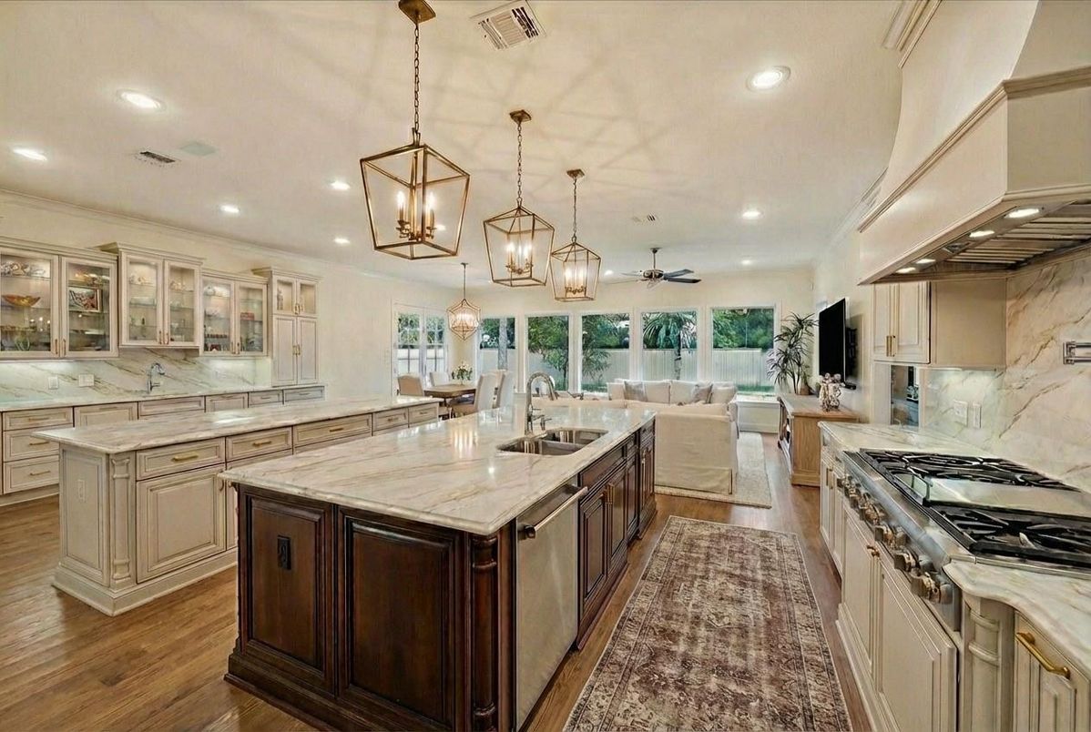 Interior, Kitchen, Living room, Marble Walls, Pendant Lights, Recessed Lighting, Wood Texture Flooring