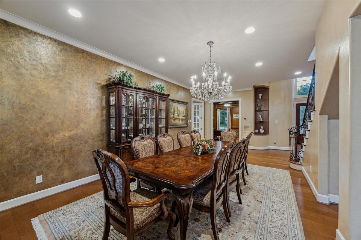 Chandelier, Dining room, Interior, Recessed Lighting, Wood Texture Flooring