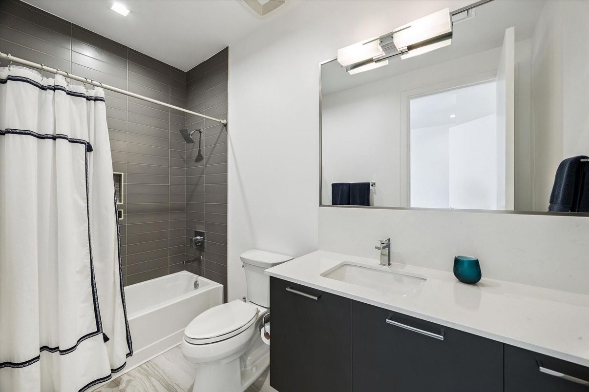 Bathroom, Interior, Recessed Lighting