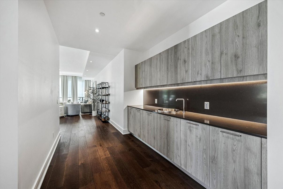 Interior, Recessed Lighting, Wood Texture Flooring