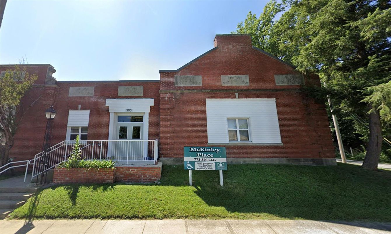 Exterior, Facade, Brick Facade, Rowhouse