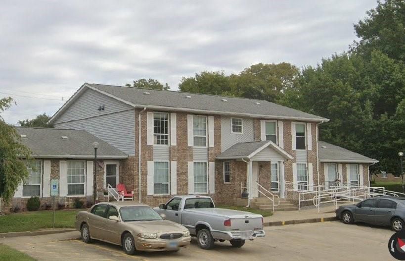 Exterior, Facade, Brick Facade, Georgian