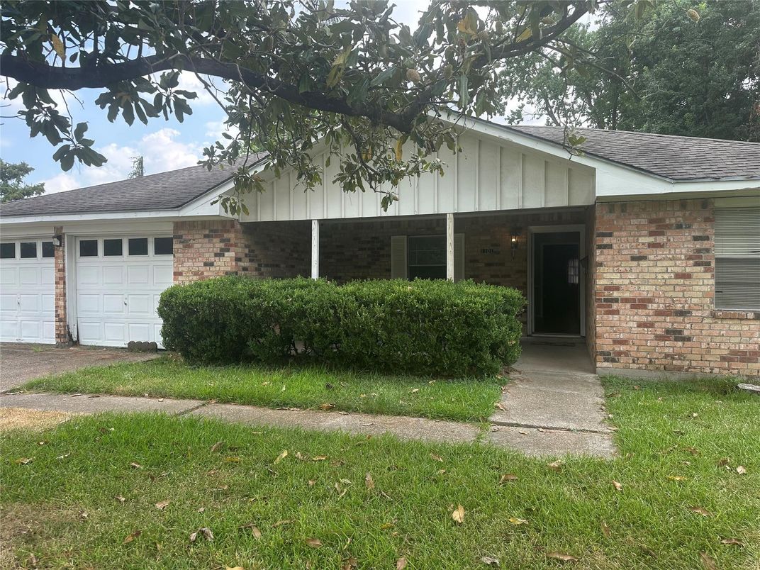 Detached Garage, Exterior