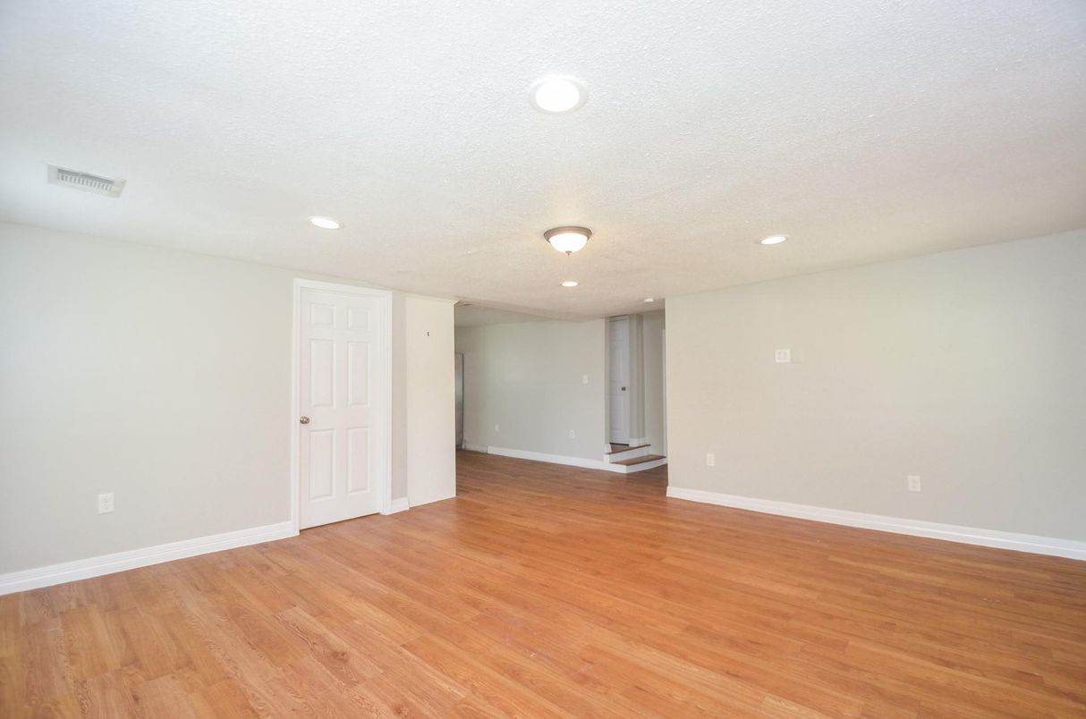 Empty room, Interior, Recessed Lighting, Wood Texture Flooring