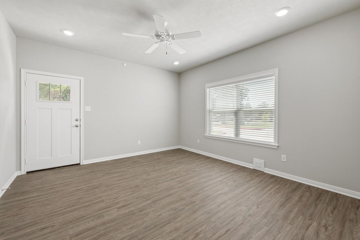 Empty room, Interior, Recessed Lighting, Wood Texture Flooring