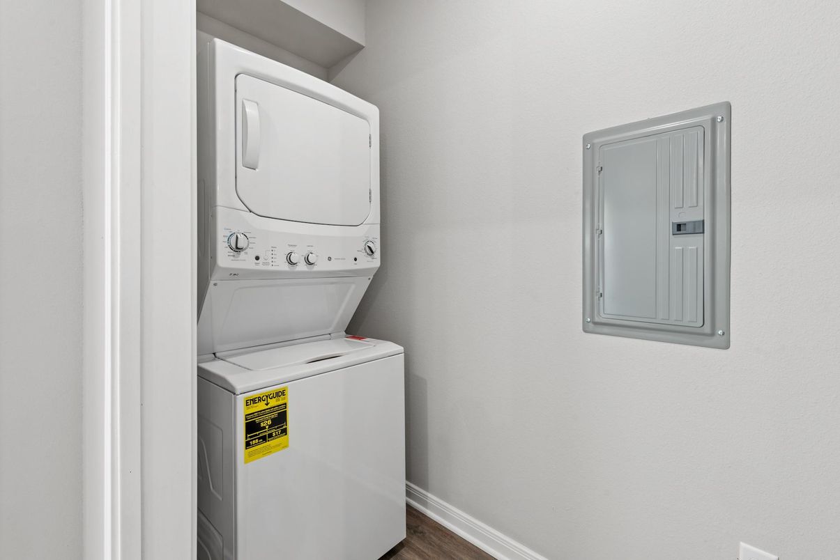 Interior, Utility Closets, Washer, Wood Texture Flooring