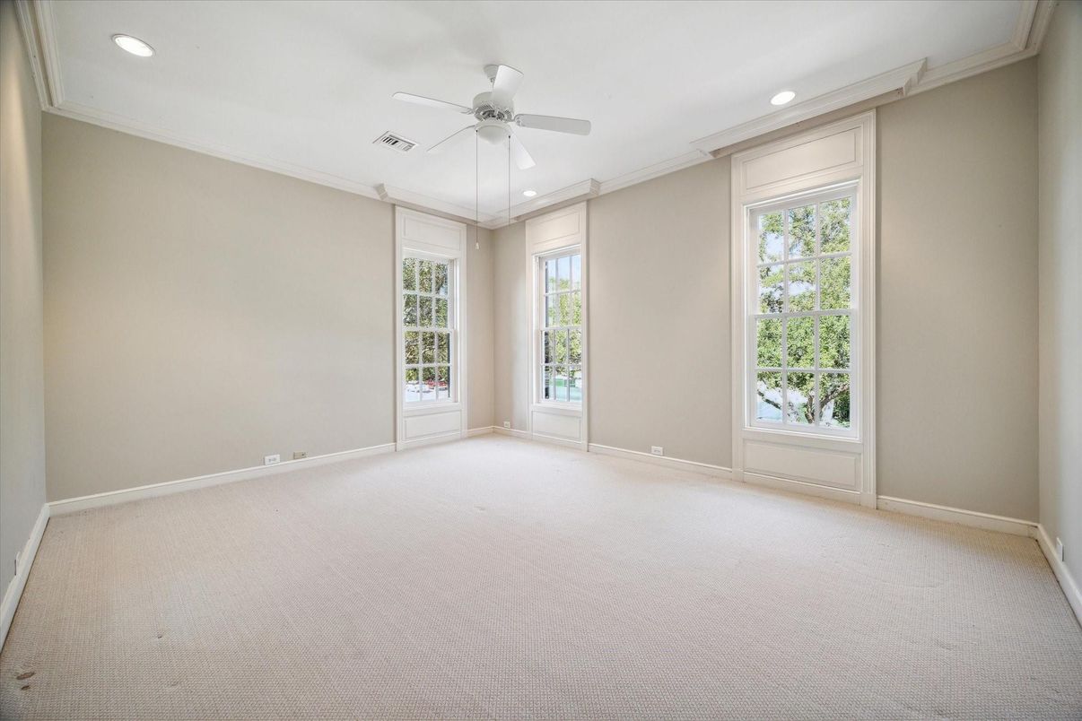 Empty room, Interior, Recessed Lighting