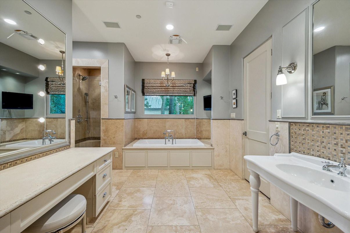 Bathroom, Interior, Pendant Lights, Recessed Lighting