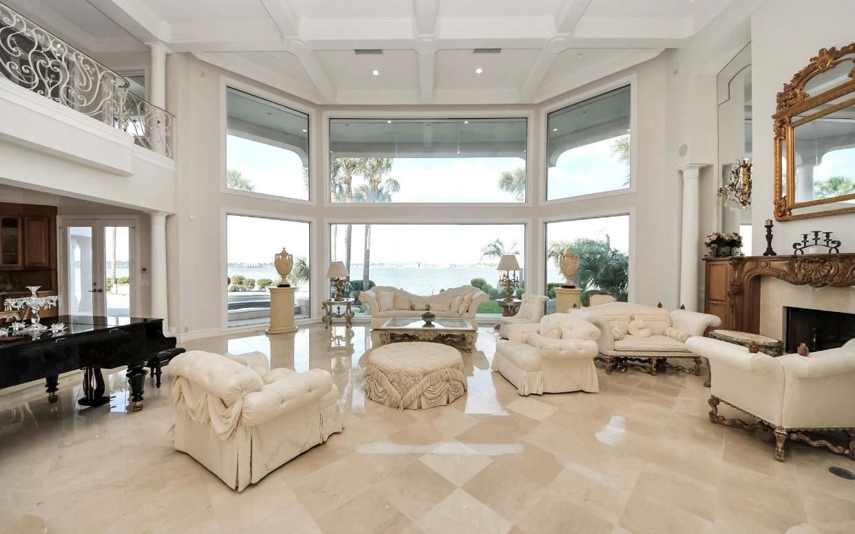 Fireplace, Interior, Living room, Piano, Recessed Lighting