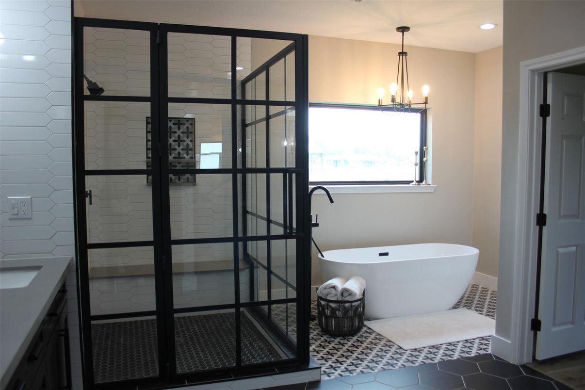 Bathroom, Free Standing Baths, Glass Shower, Interior, Pendant Lights, Recessed Lighting