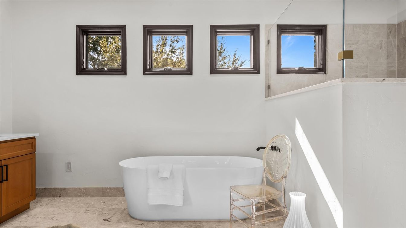 Bathroom, Free Standing Baths, Interior