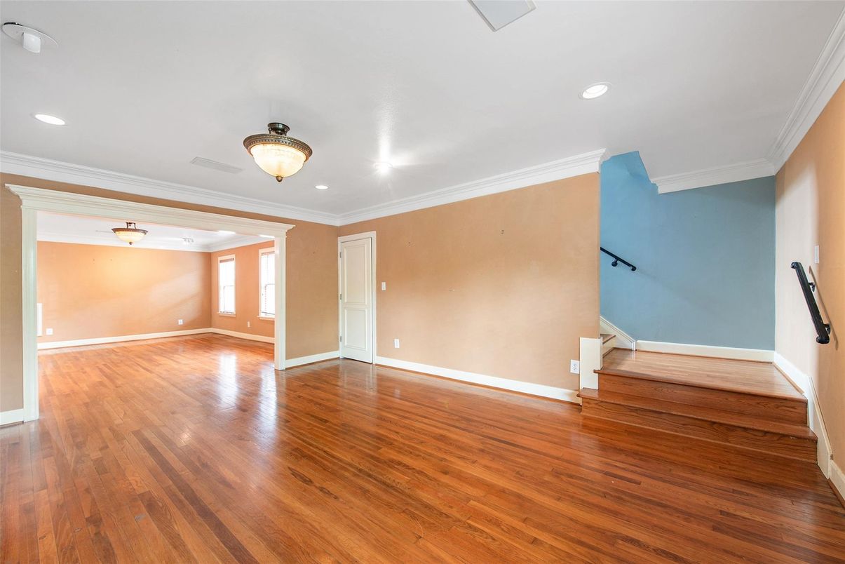 Empty room, Interior, Recessed Lighting, Wood Texture Flooring
