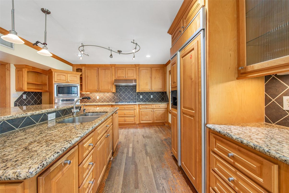 Interior, Kitchen, Pendant Lights, Wood Texture Flooring
