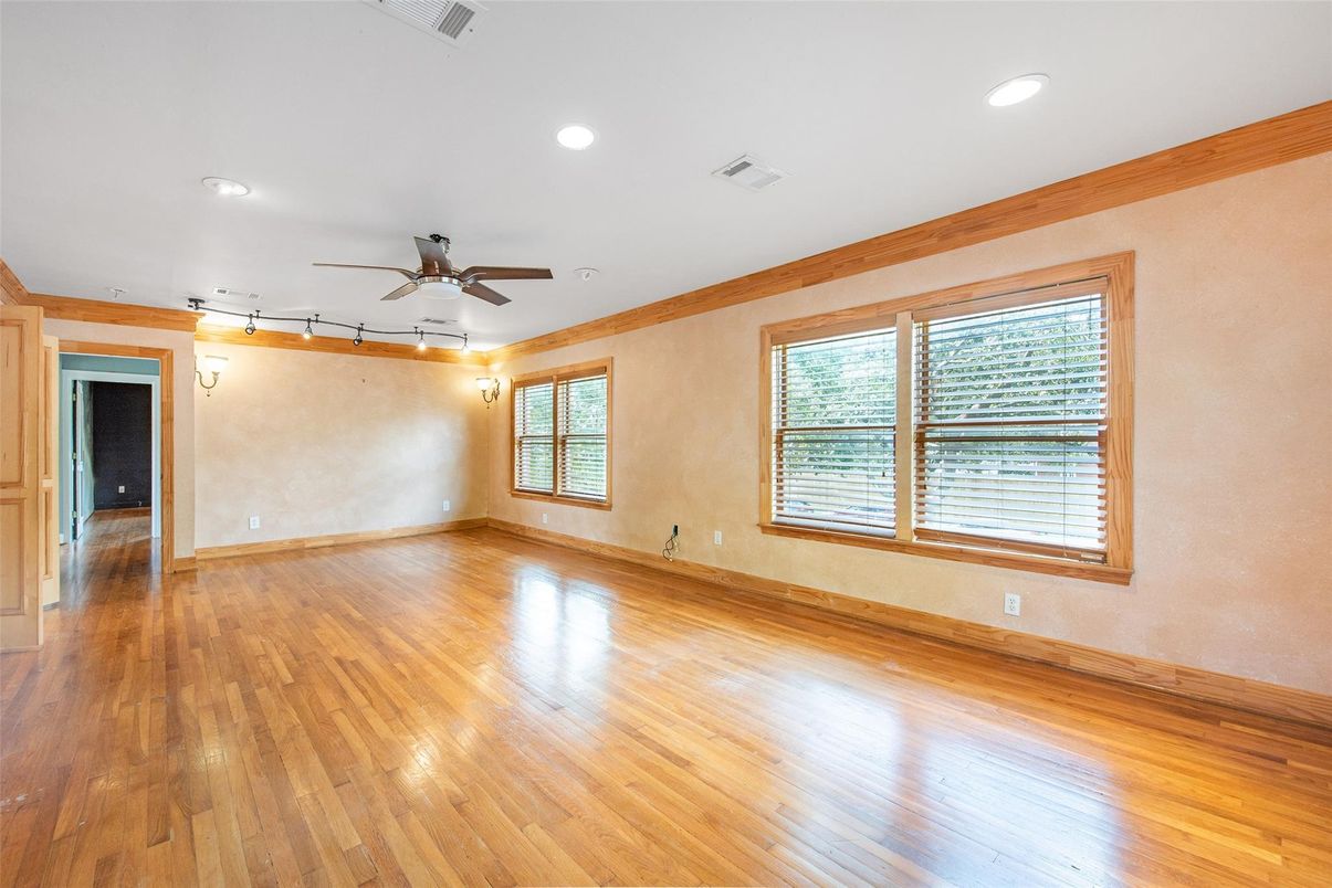 Empty room, Interior, Recessed Lighting, Wood Texture Flooring