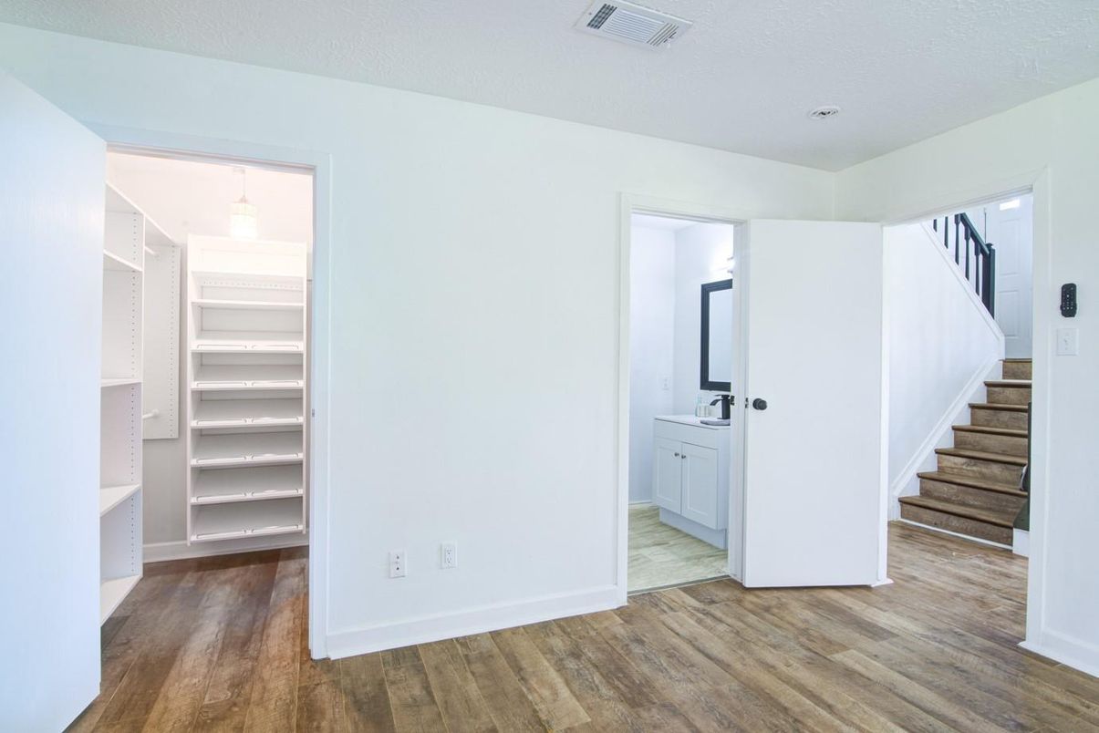 Interior, Pendant Lights, Wood Texture Flooring