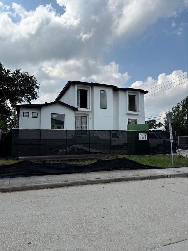 Exterior, Facade, Farmhouse