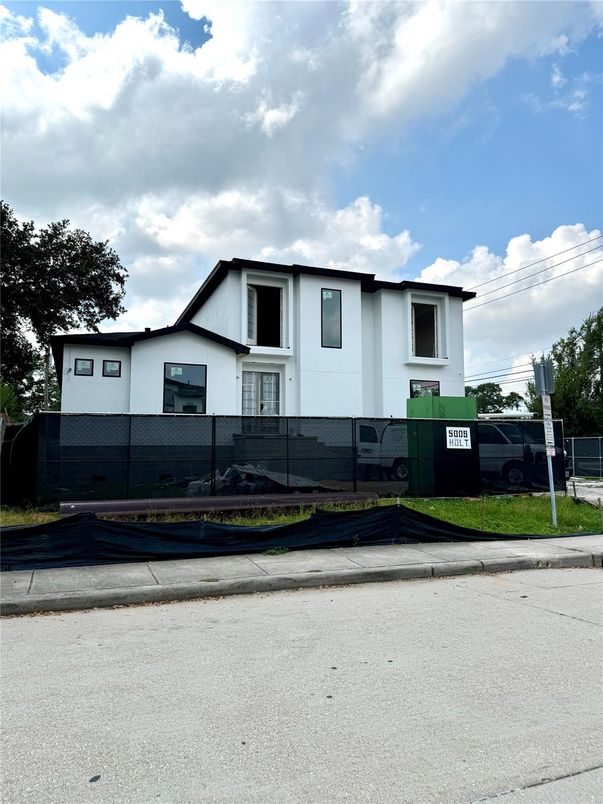 Exterior, Facade, Farmhouse