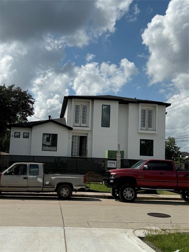 Exterior, Facade, Rowhouse