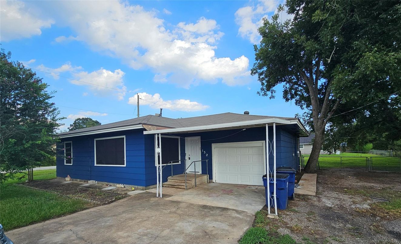 Attached, Backyard, Exterior, Facade, Ranch