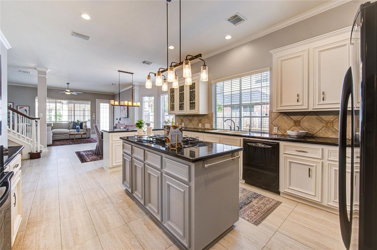 Interior, Kitchen, Living room, Pendant Lights, Recessed Lighting