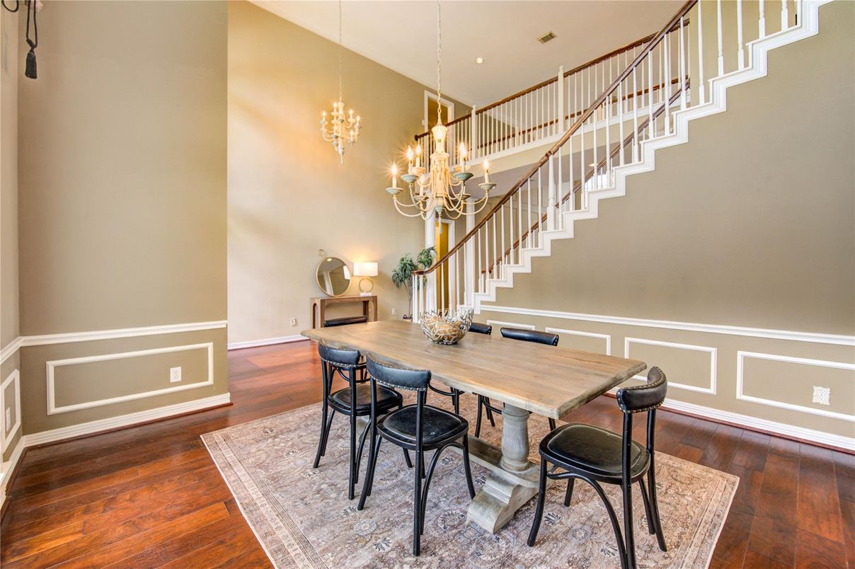 Chandelier, Dining room, Interior, Recessed Lighting, Wood Texture Flooring