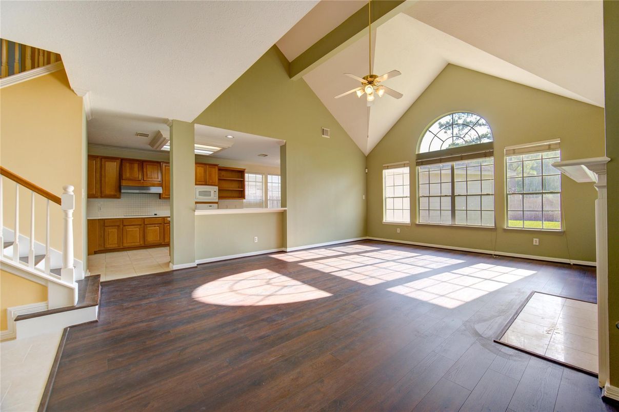 Empty room, Interior, Recessed Lighting, Wood Texture Flooring