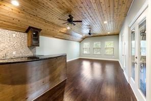 Empty room, Interior, Recessed Lighting, Wooden Ceilings, Wood Texture Flooring
