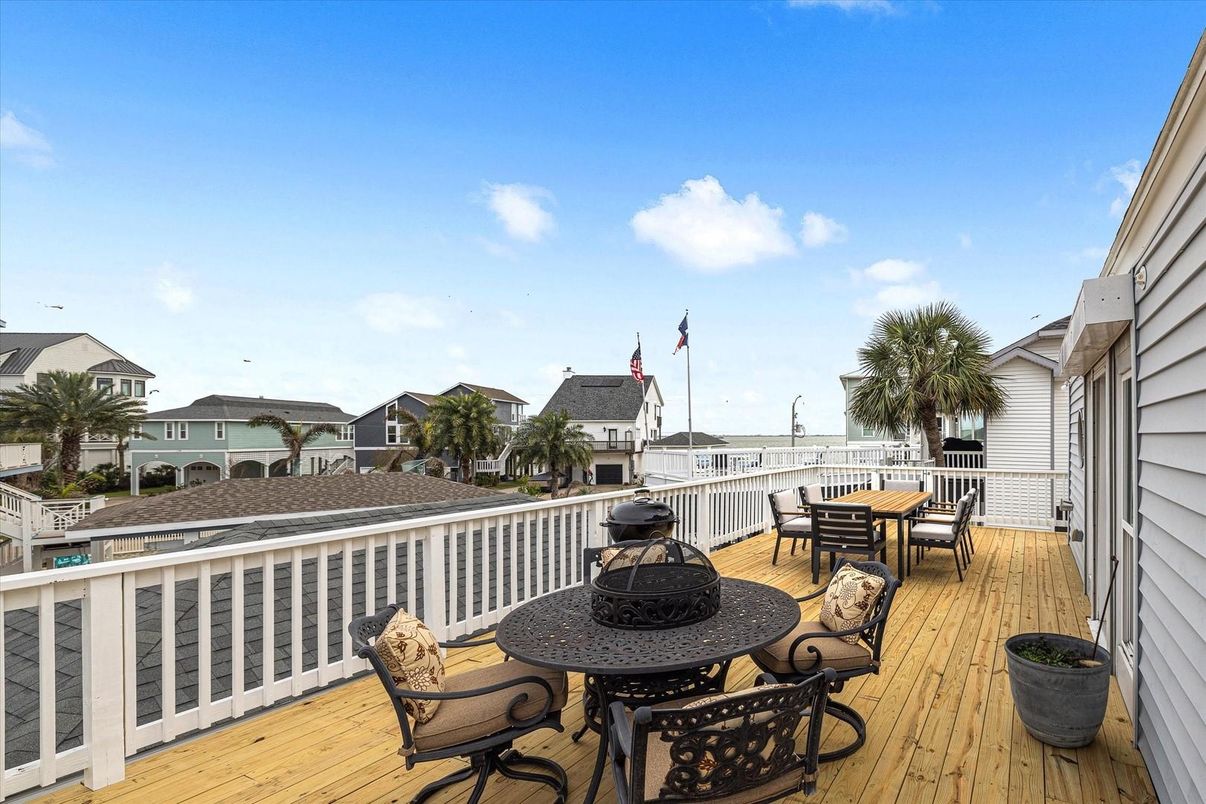 Exterior, Wood Texture Flooring