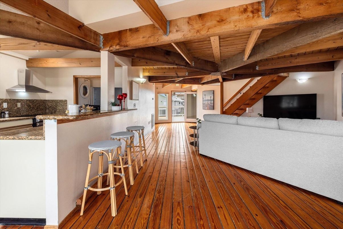 Interior, Kitchen, Living room, Wooden Beams, Wooden Ceilings, Wood Texture Flooring