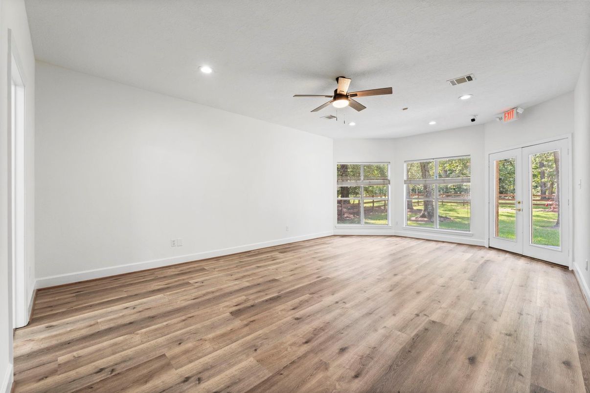 Empty room, Interior, Recessed Lighting, Wood Texture Flooring